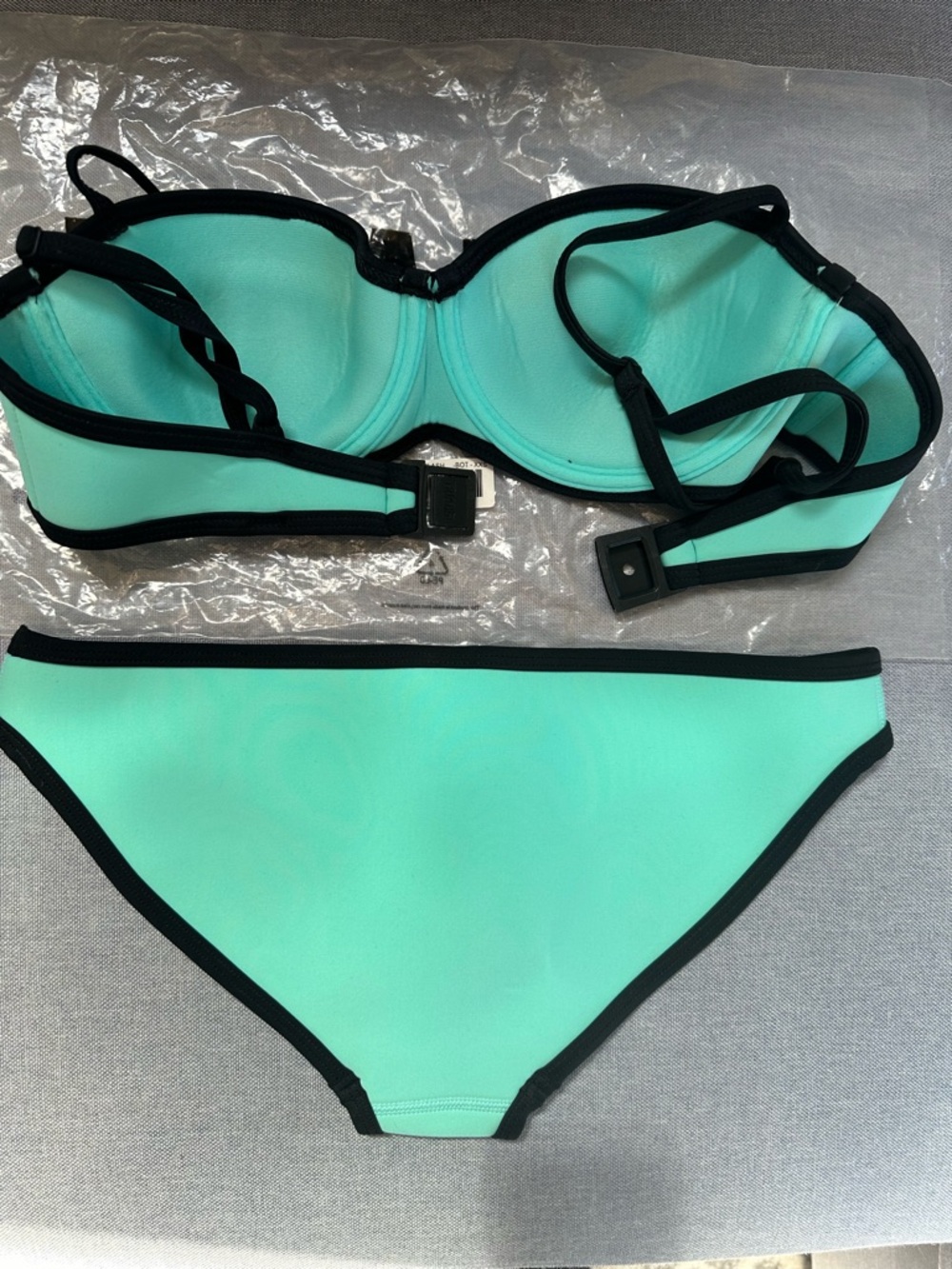 Triangl Neoprene Bikini Set S/XXS - Picture 9 of 11